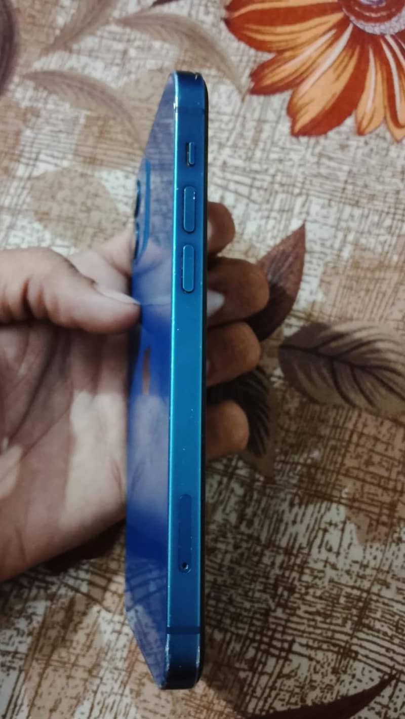 Apple iPhone 12 7