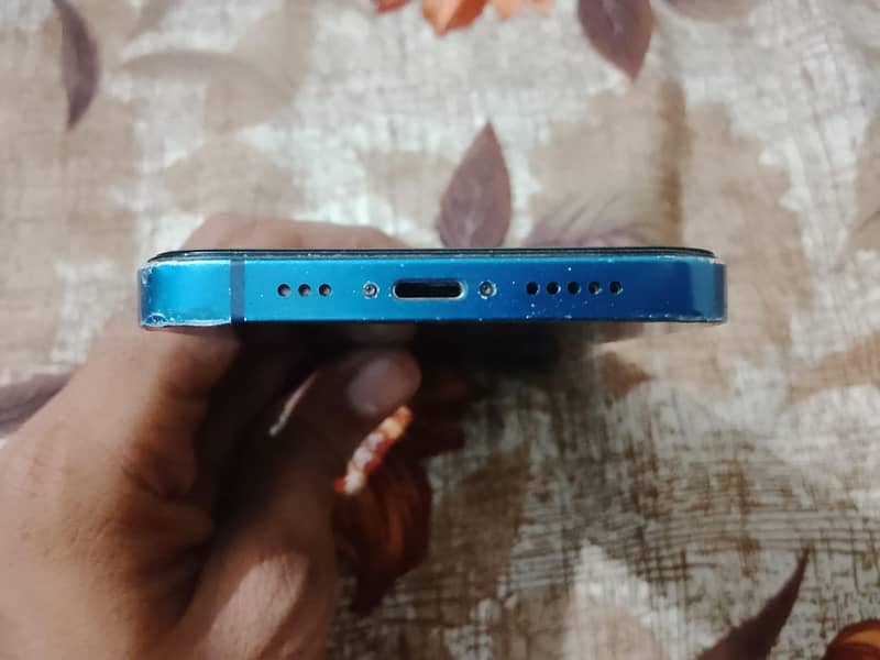 Apple iPhone 12 9