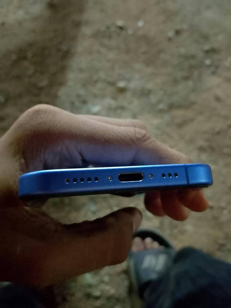 Apple iPhone 16 1