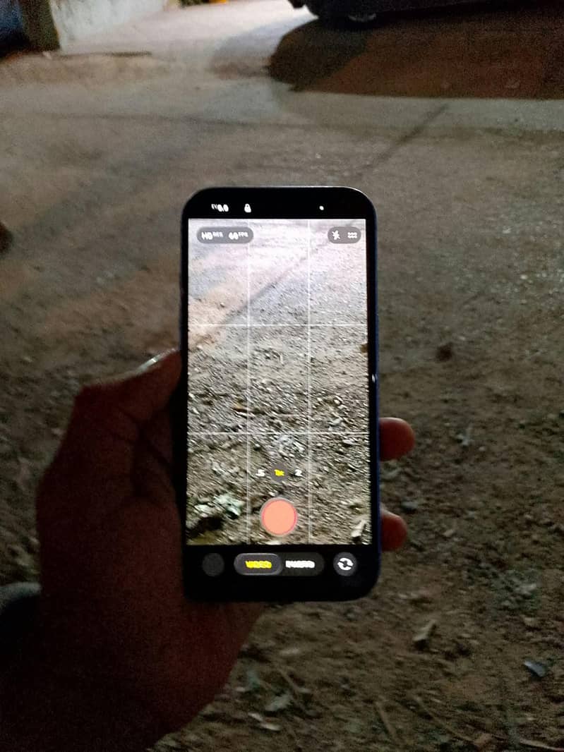 Apple iPhone 16 2