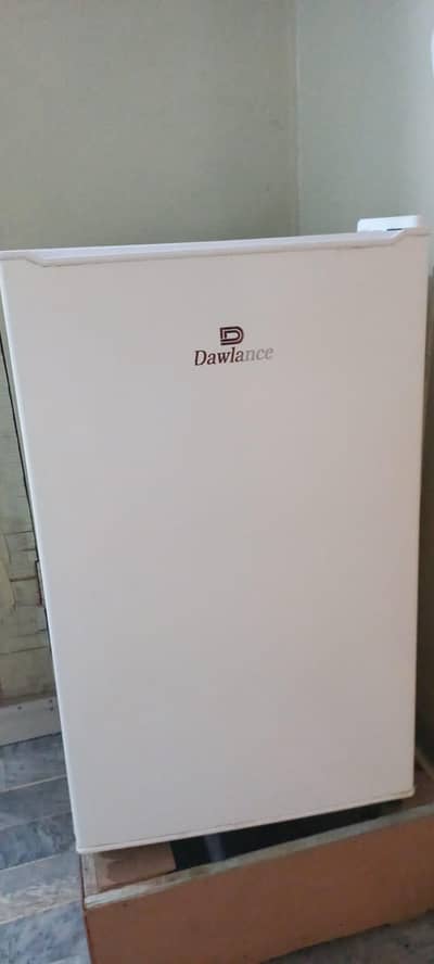 only 1 year use dalance mini  fridge best cooling condition 10/10