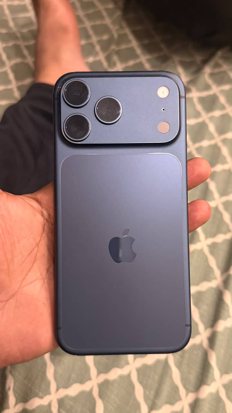Apple iPhone 17 Pro Max 0