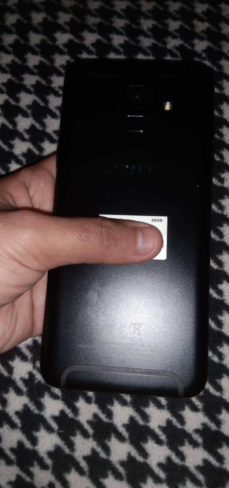 Samsung Mobile A6 1