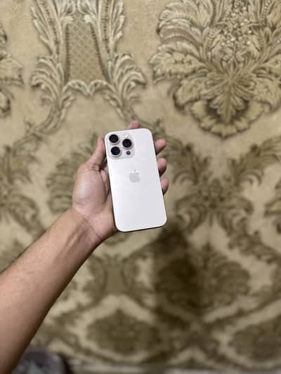 Apple iPhone 16 Pro