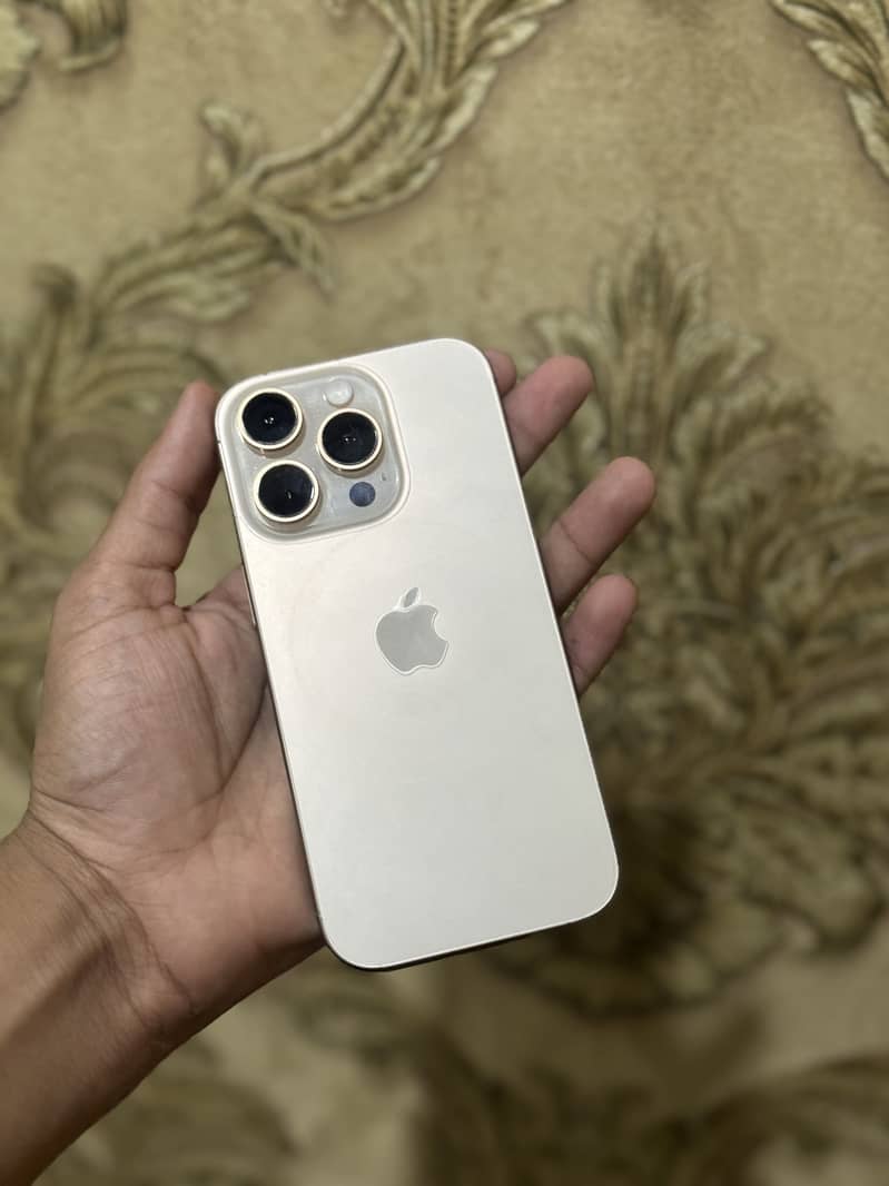 Apple iPhone 16 Pro 7