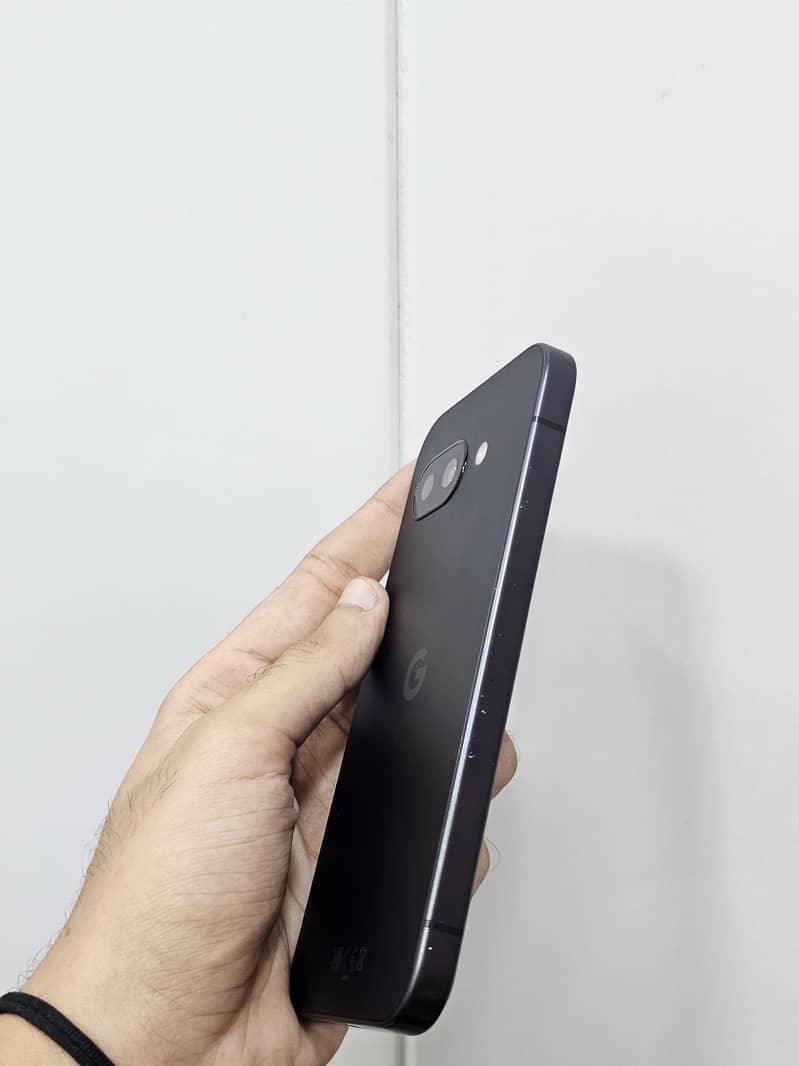 Google Pixel 9 4