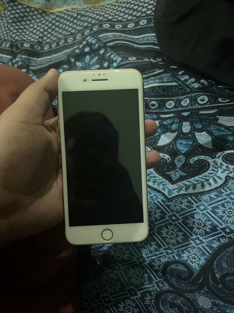 Apple iPhone 8 Plus 1