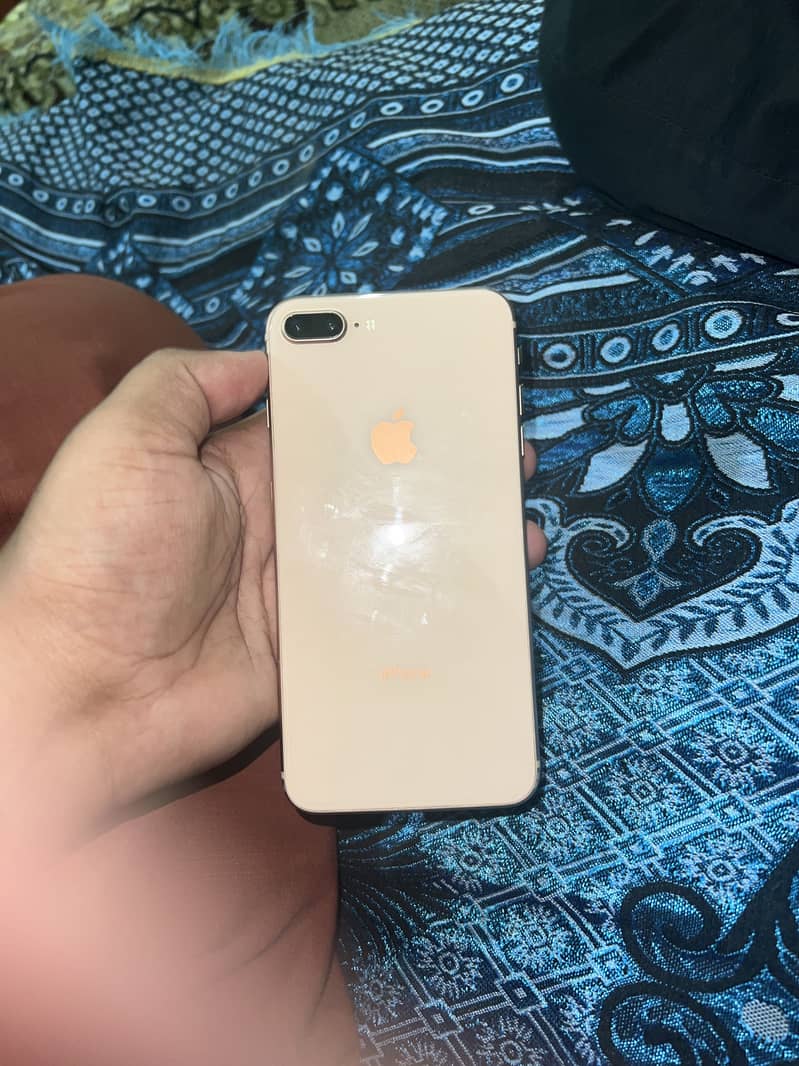 Apple iPhone 8 Plus 2