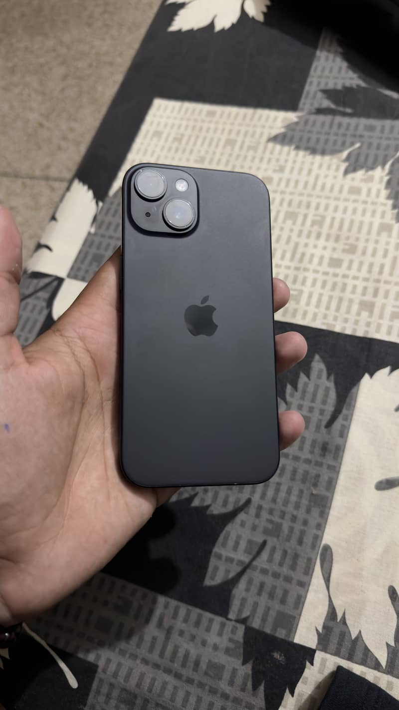 Apple iPhone 15 2