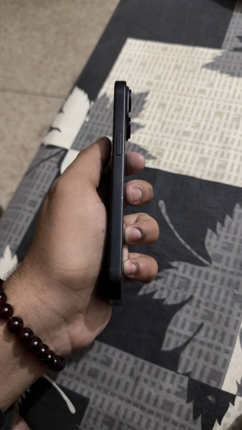 Apple iPhone 15 5