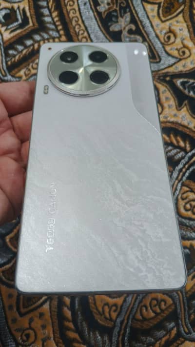 Tecno CAMON 30