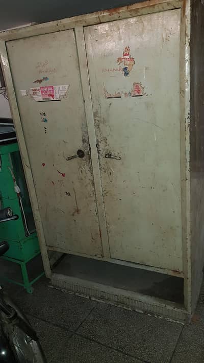 irone wardrobes almari 2 door good condition old