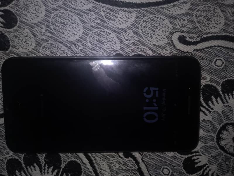 Apple iPhone 8 Plus 1