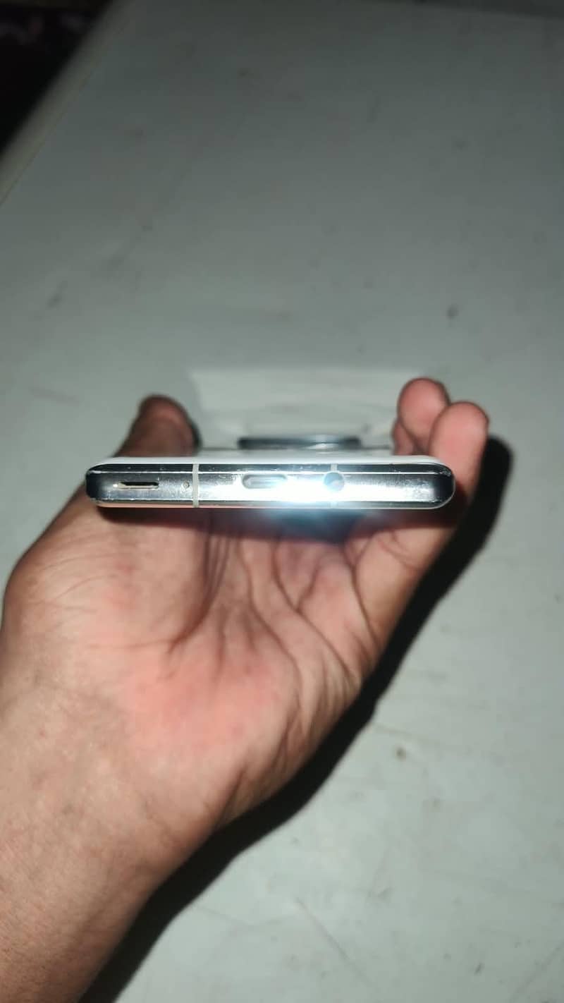 Sharp Aquos Crystal 0
