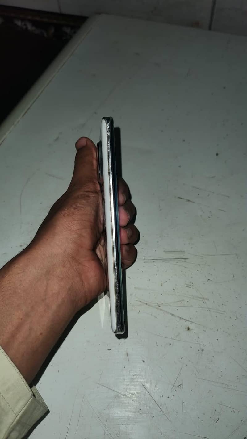 Sharp Aquos Crystal 4