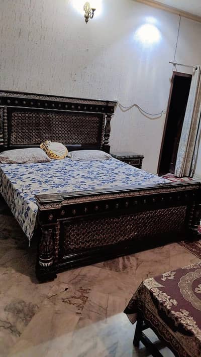 Pure Tahli wooden bed set