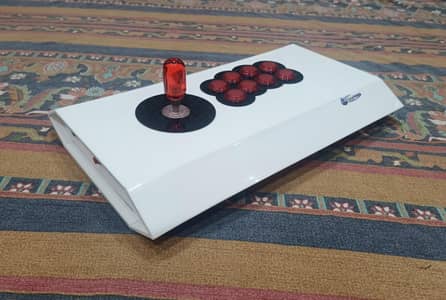 Obsidian Style Arcade joystick featuring Knee lever Neo and Gravity KS