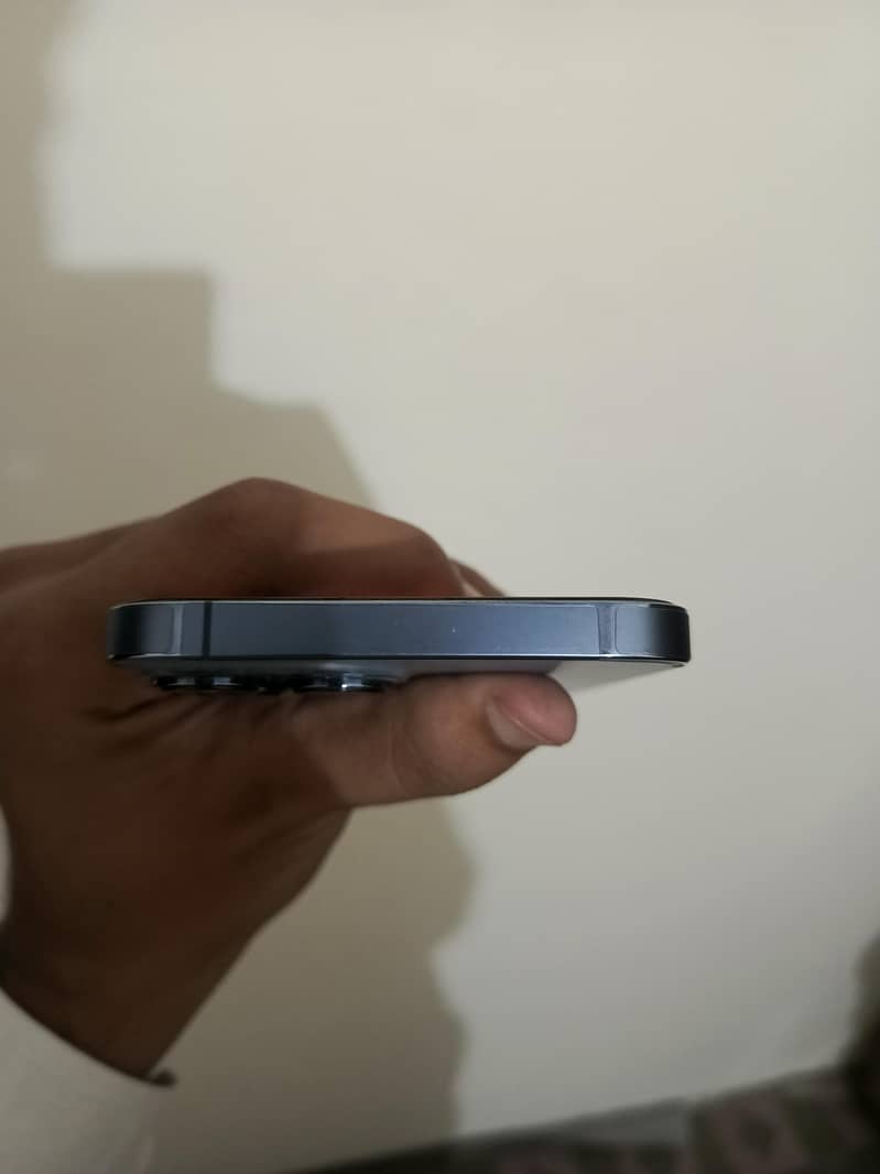 Apple iPhone 13 Pro Max factory unlock 3