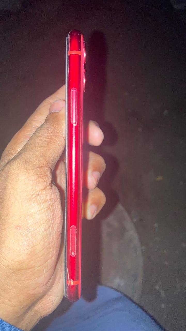 Apple iPhone 11 4