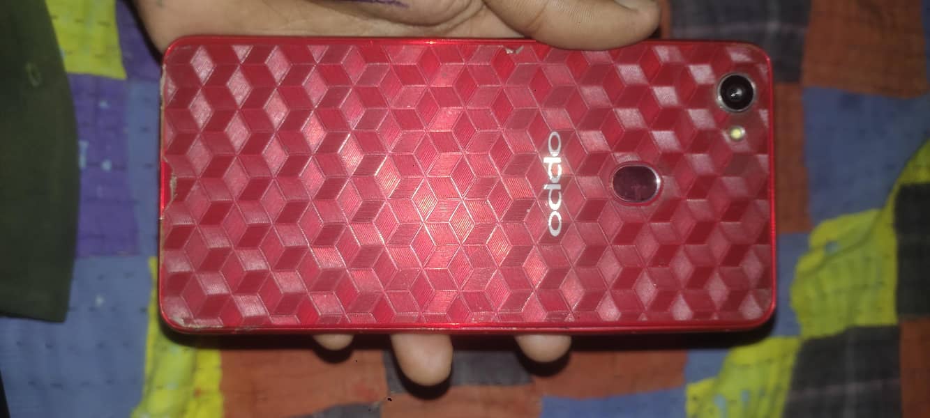 OPPO F7 1