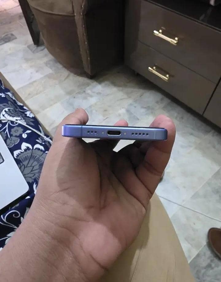 Apple iPhone 16 jv 2