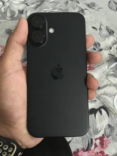 Apple iPhone 16