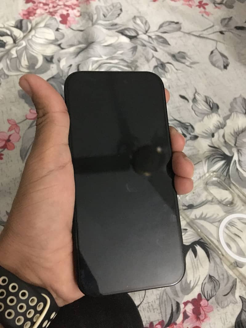 Apple iPhone 16 5