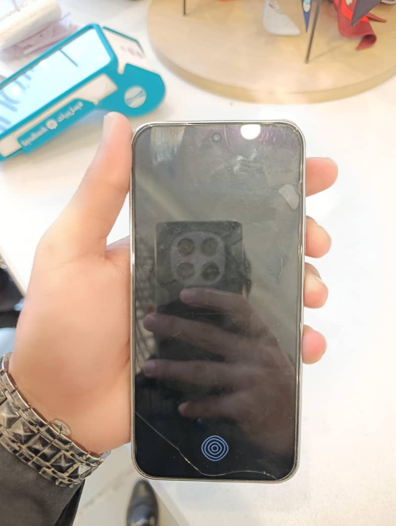 Oppo A6 Pro 6