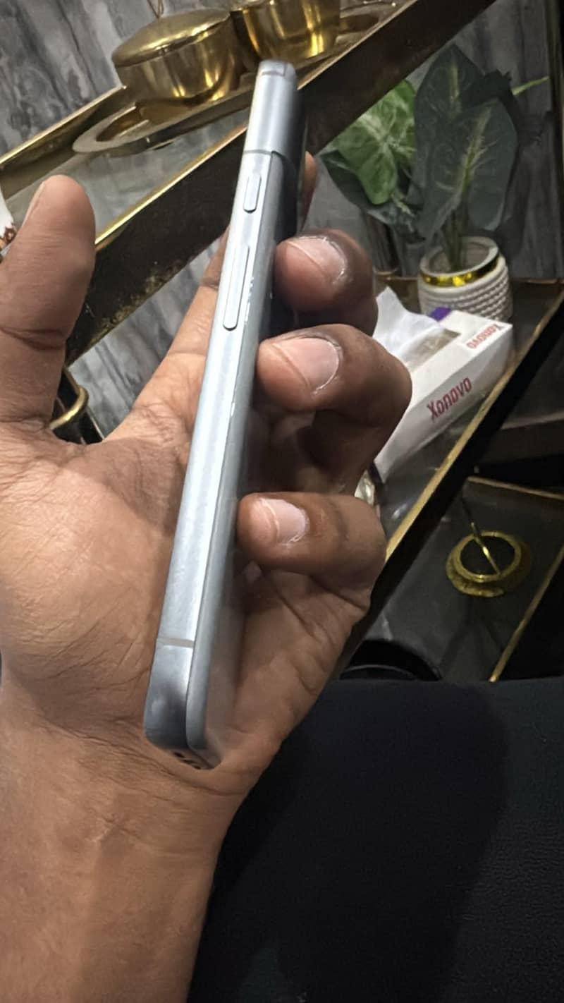 Google Pixel 8 6