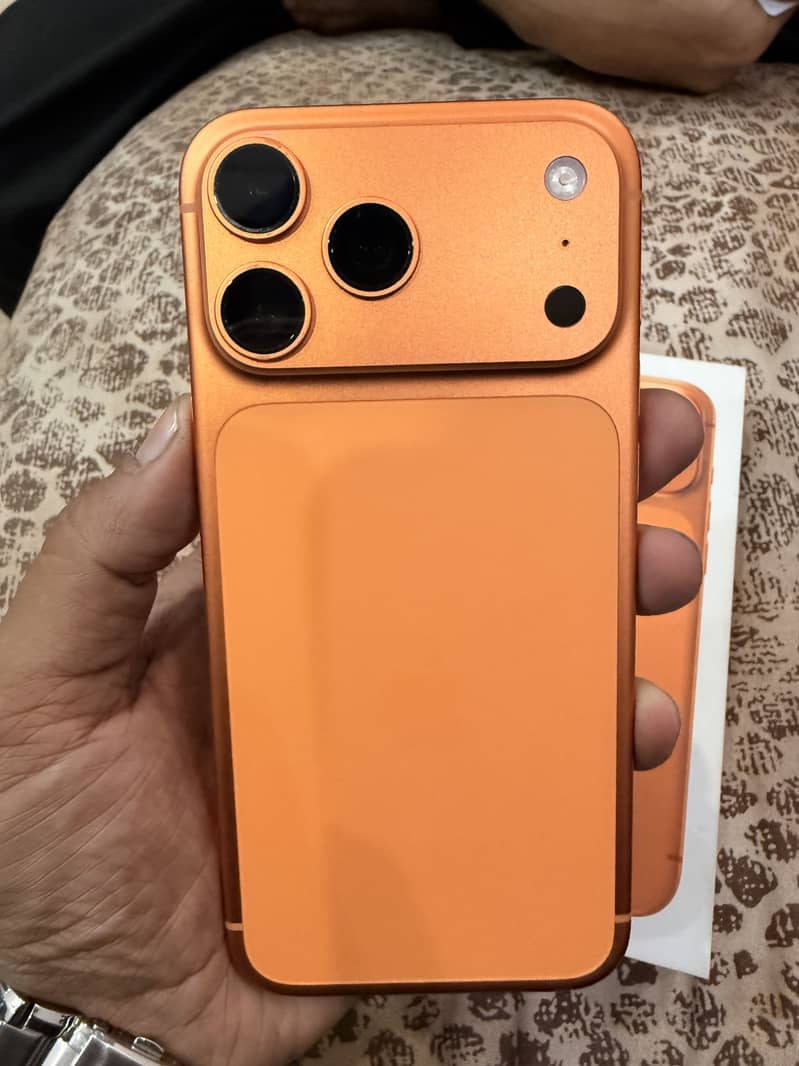 Apple iPhone 17 Pro Max 1