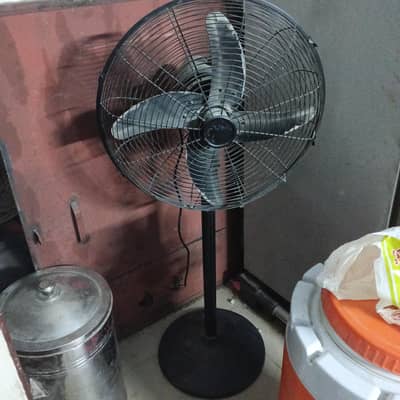 pedestal fan in good condition