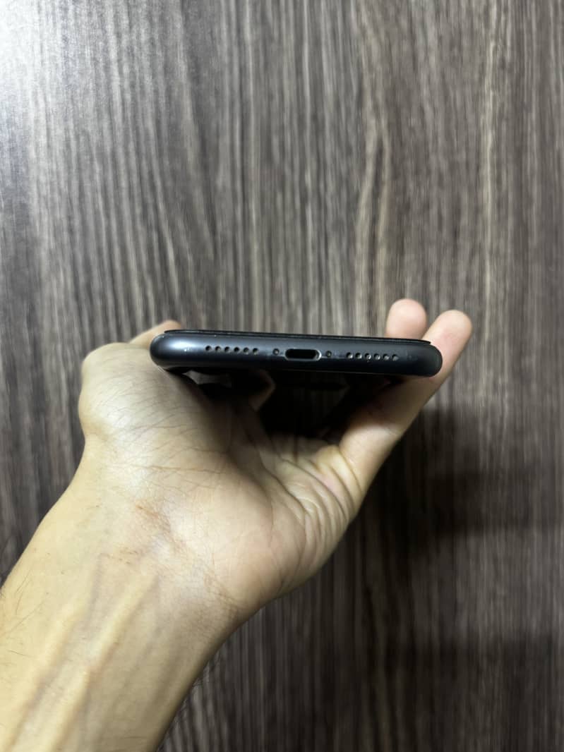 Apple iPhone 11 5