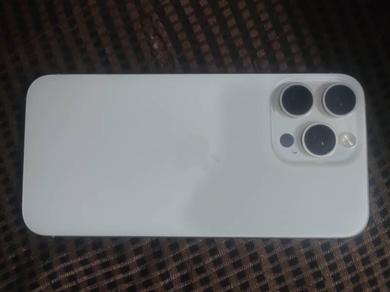 Apple iPhone 15 Pro Max 0
