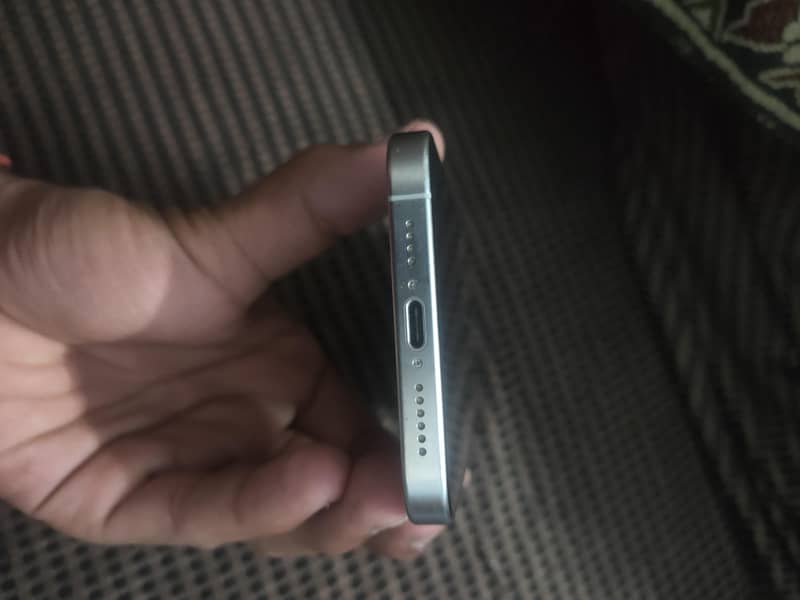 Apple iPhone 15 Pro Max 2