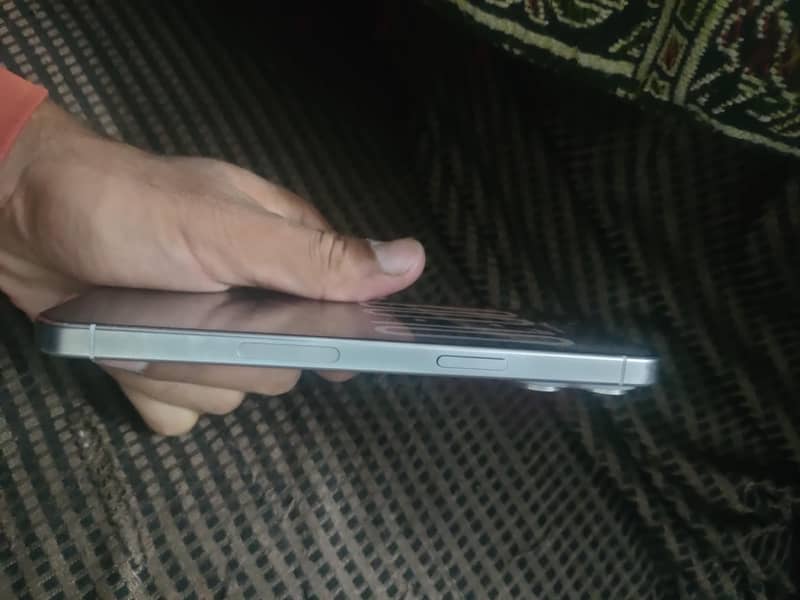 Apple iPhone 15 Pro Max 3
