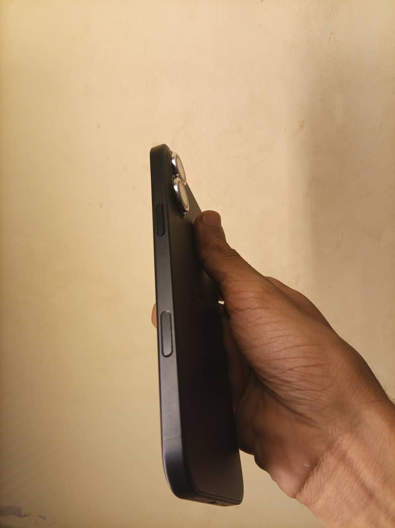 Apple iPhone 16 Plus jv mint condition 2