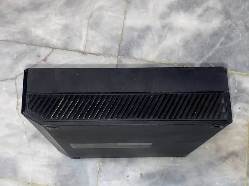 XBOX ONE 1TB 5