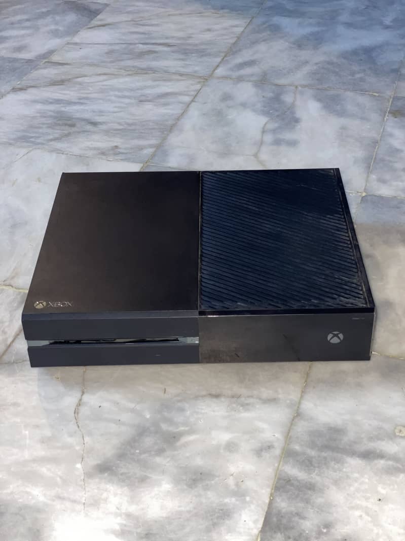 XBOX ONE 1TB 6