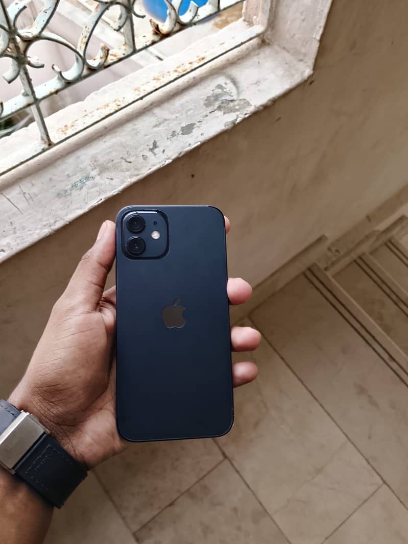 Apple iPhone 12 0