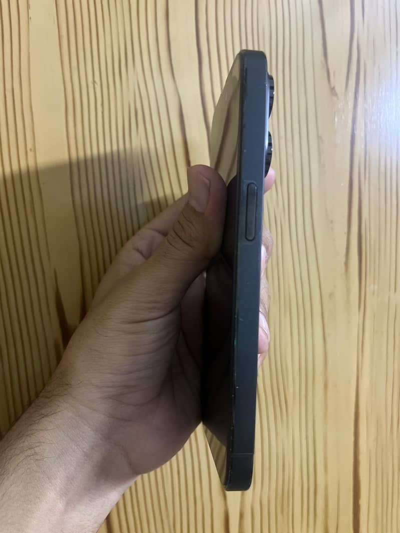 Apple iPhone 14 Pro 2