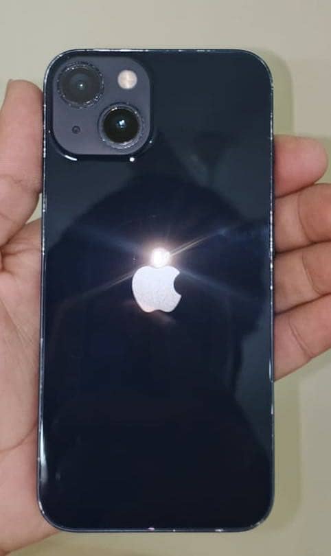Apple iPhone 13 0
