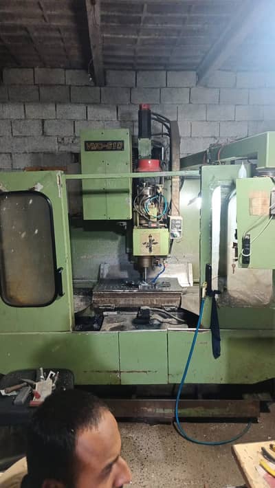 CNC MACHINNING CENTER VMC