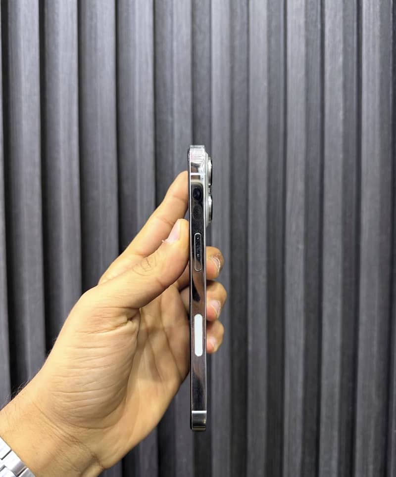 Apple iPhone 13 Pro 2