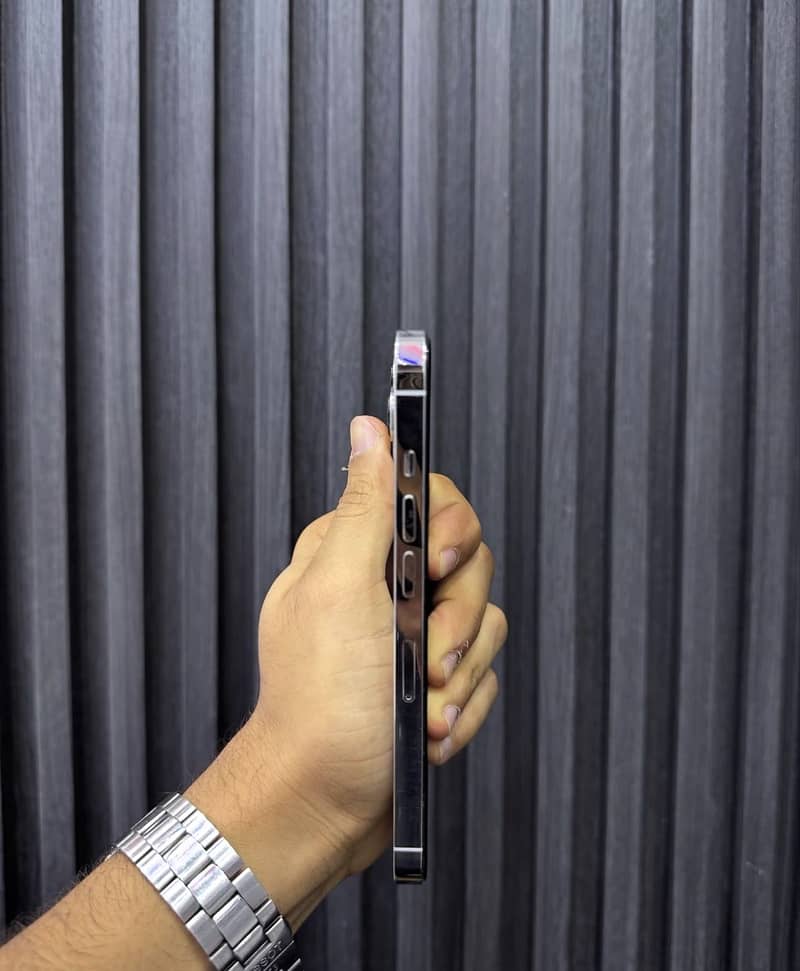 Apple iPhone 13 Pro 3