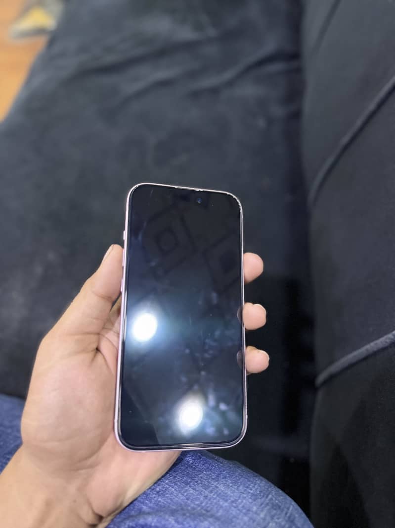 Apple iPhone 15 4