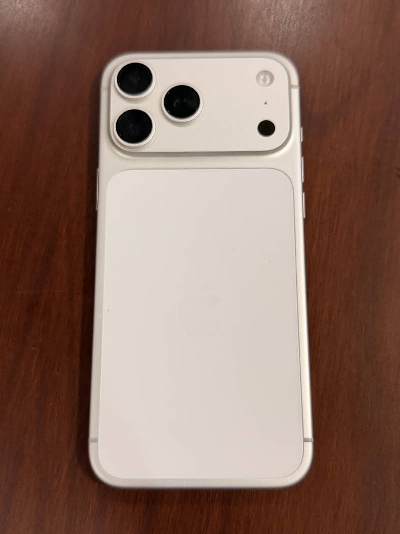 Apple iPhone 17 Pro Max 5