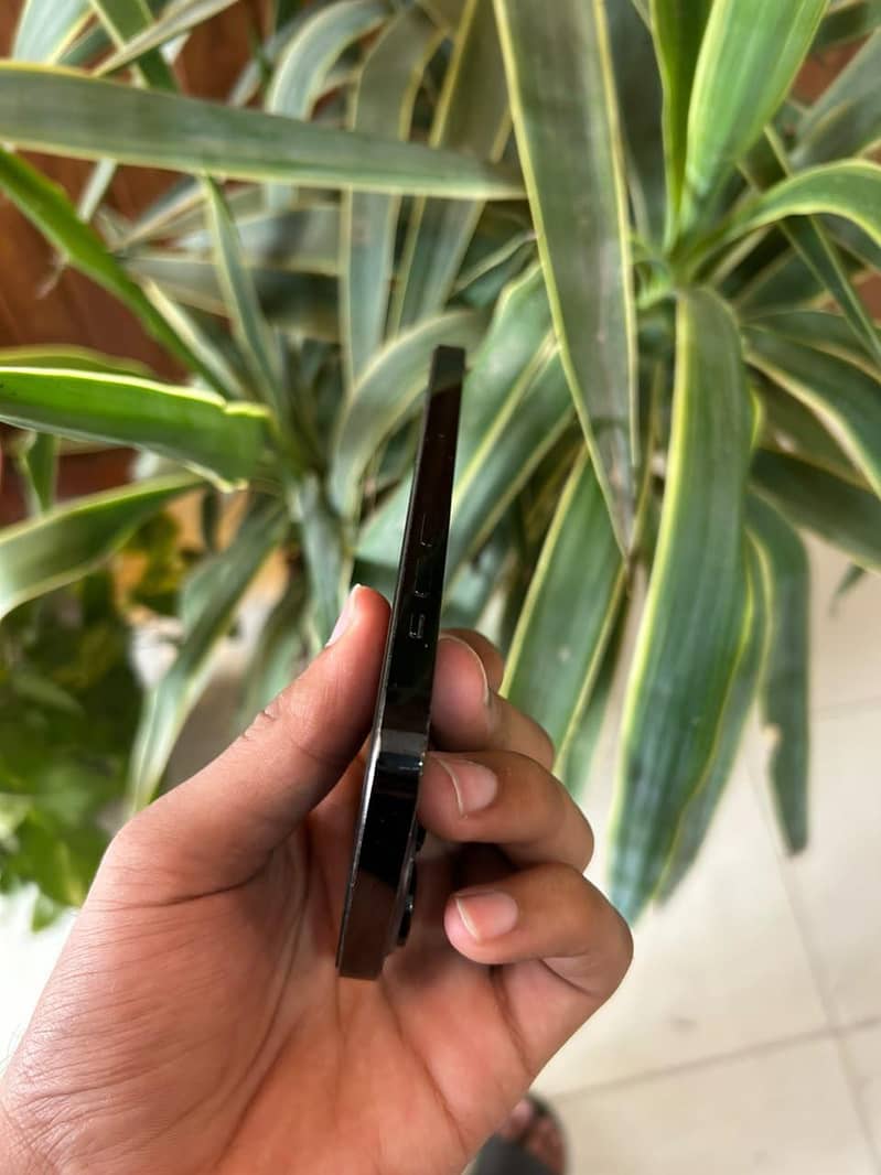 Apple iPhone 14 Pro 1