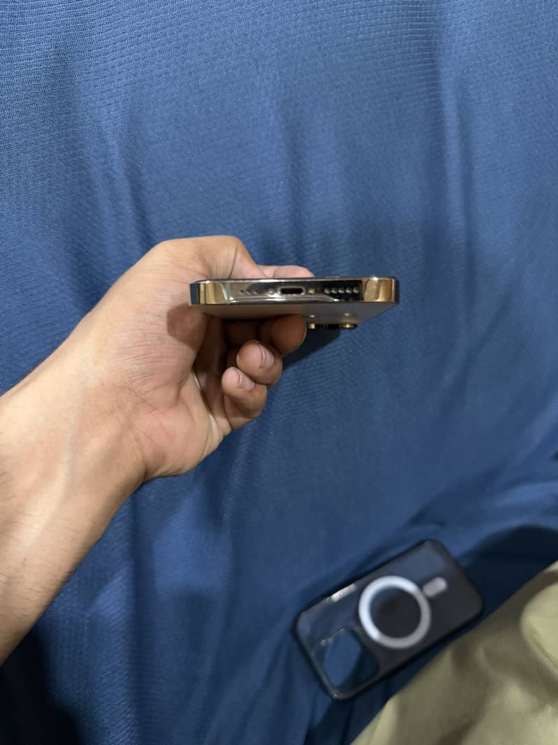 Apple iPhone 14 Pro 1