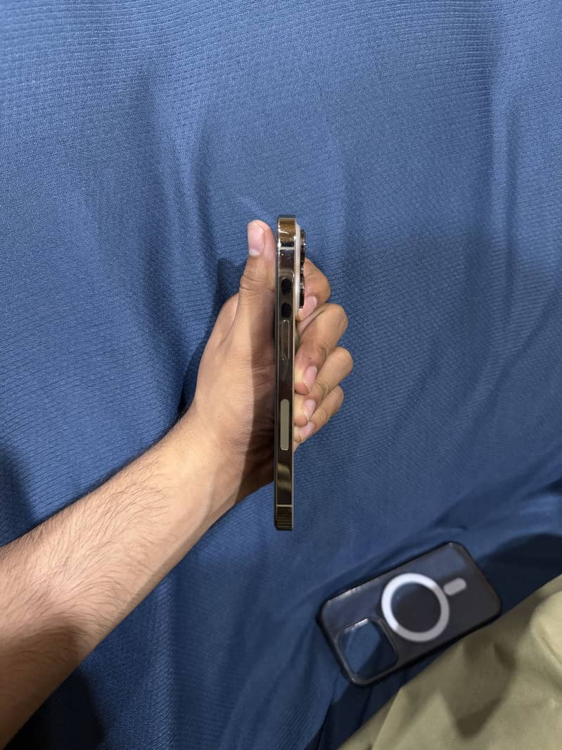 Apple iPhone 14 Pro 4