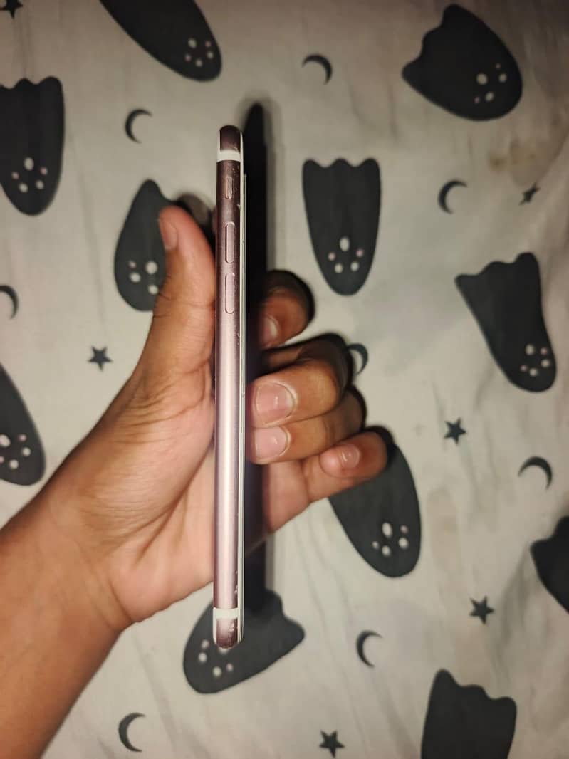 Apple iPhone 7 1